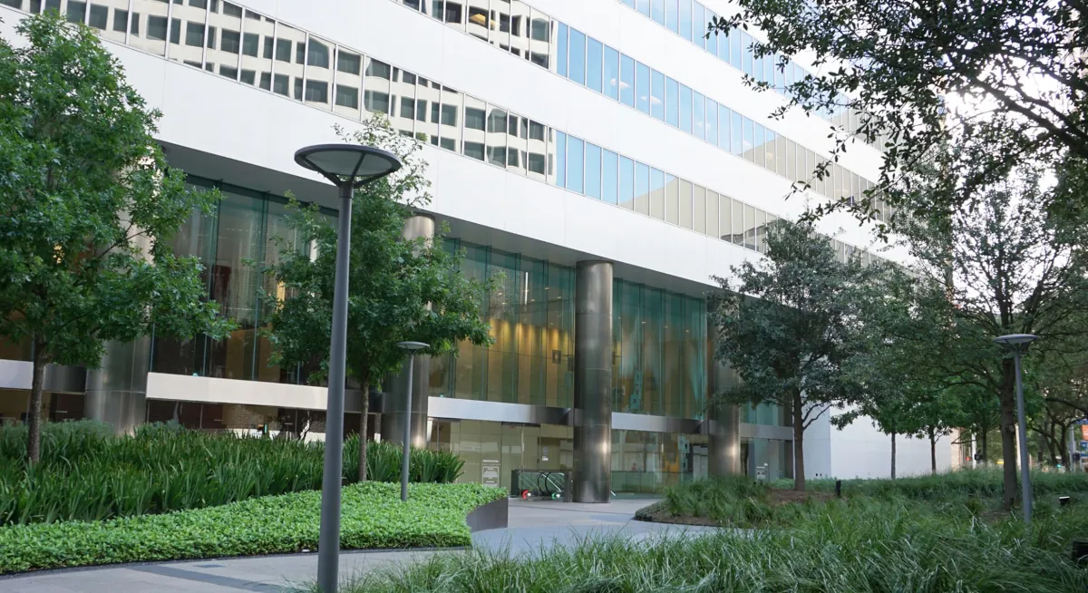 Stylish planters and structures by Renfrow+Co featured in the outdoor courtyard at 1001 Fannin in Houston, showcasing modern architectural fabrication Stylish planters and structures by Renfrow+Co featured in the outdoor courtyard at 1001 Fannin in Houston, showcasing modern architectural fabrication